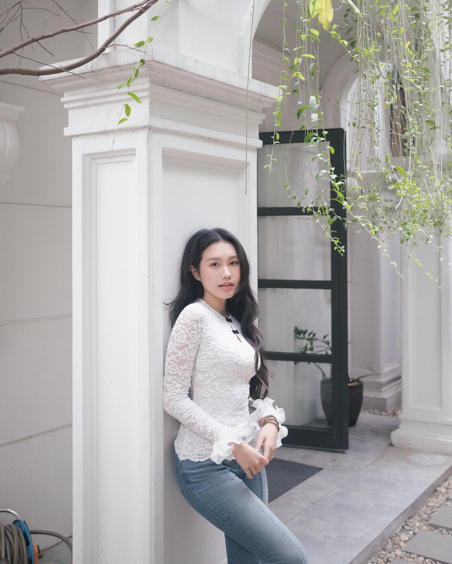 Dàn WAGs Việt khoe sắc rực rỡ ngày 8/3, Doãn Hải My cũng phải lép vế trước cô gái với vóc dáng cực phẩm- Ảnh 2. Dàn WAGs Việt khoe sắc rực rỡ ngày 8/3, Doãn Hải My cũng phải lép vế trước cô gái với vóc dáng cực phẩm- Ảnh 2.