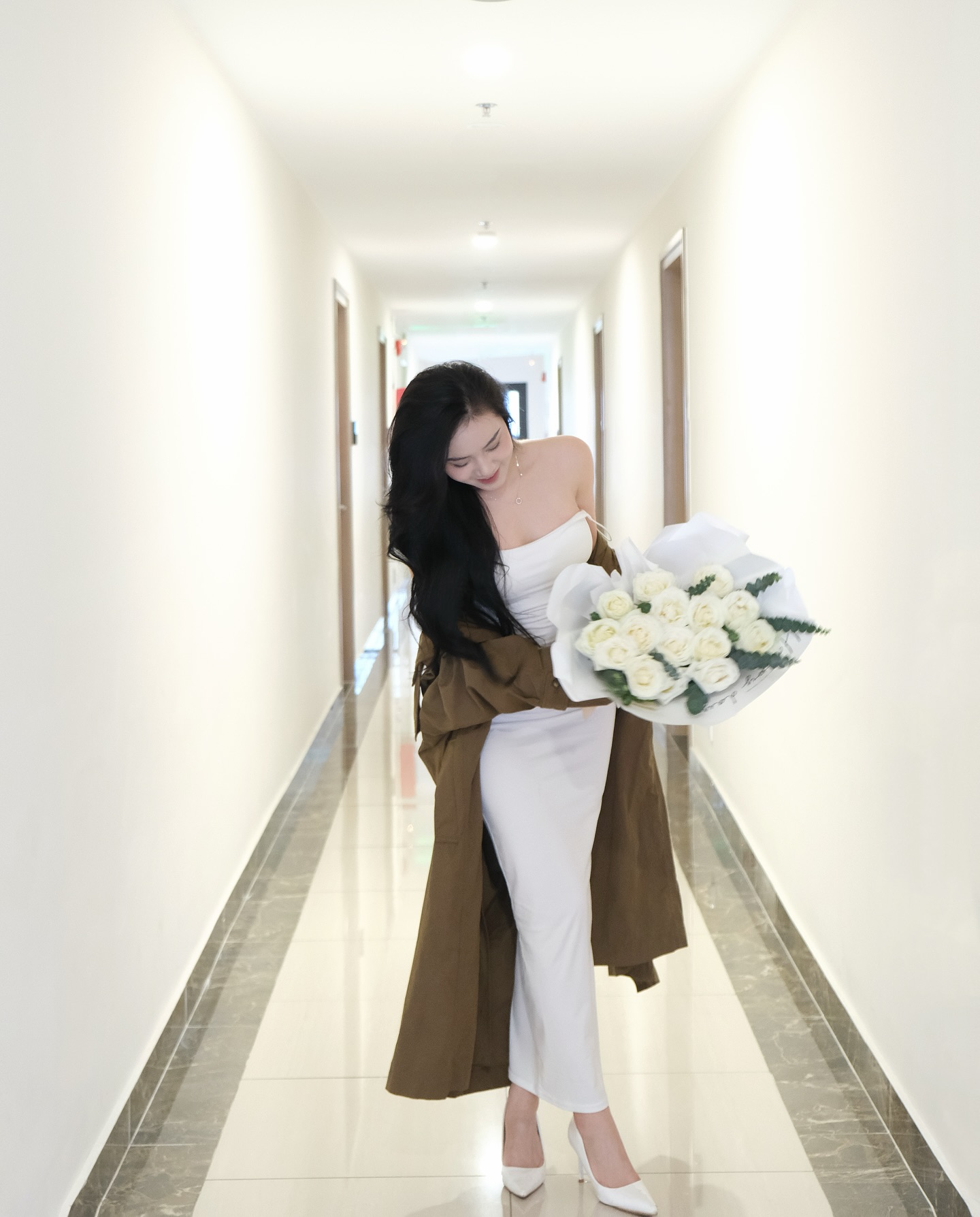 Dàn WAGs Việt khoe sắc rực rỡ ngày 8/3, Doãn Hải My cũng phải lép vế trước cô gái với vóc dáng cực phẩm- Ảnh 6. Dàn WAGs Việt khoe sắc rực rỡ ngày 8/3, Doãn Hải My cũng phải lép vế trước cô gái với vóc dáng cực phẩm- Ảnh 6.