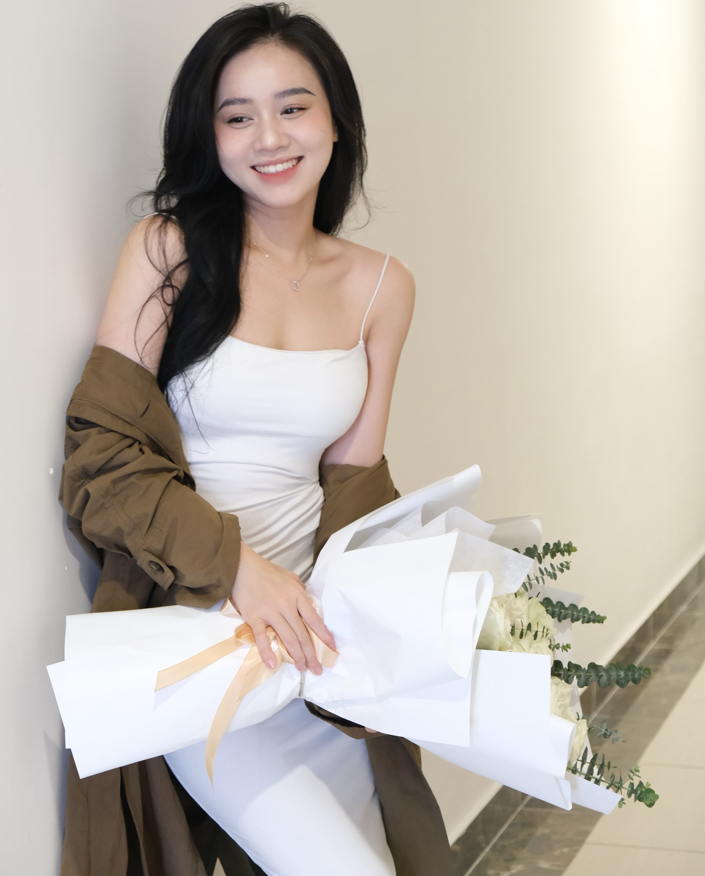 Dàn WAGs Việt khoe sắc rực rỡ ngày 8/3, Doãn Hải My cũng phải lép vế trước cô gái với vóc dáng cực phẩm- Ảnh 9. Dàn WAGs Việt khoe sắc rực rỡ ngày 8/3, Doãn Hải My cũng phải lép vế trước cô gái với vóc dáng cực phẩm- Ảnh 9.