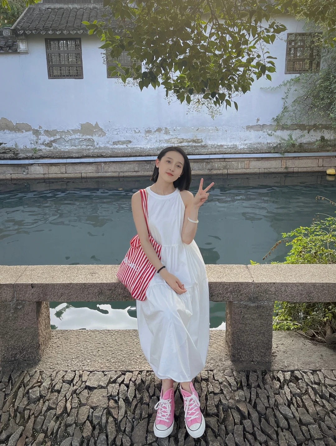 Xuân Hè Này Không Thể Thiếu Đôi Giày Này – Bí Quyết Hoàn Thiện Phong Cách Thời Thượng! - Ảnh 2. Xuân Hè Này Không Thể Thiếu Đôi Giày Này – Bí Quyết Hoàn Thiện Phong Cách Thời Thượng! - Ảnh 2.