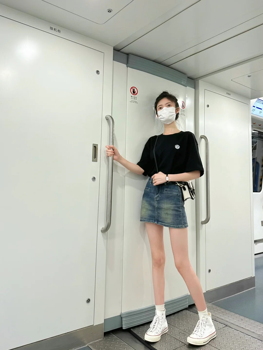 Xuân Hè Này Không Thể Thiếu Đôi Giày Này – Bí Quyết Hoàn Thiện Phong Cách Thời Thượng! - Ảnh 7. Xuân Hè Này Không Thể Thiếu Đôi Giày Này – Bí Quyết Hoàn Thiện Phong Cách Thời Thượng! - Ảnh 7.