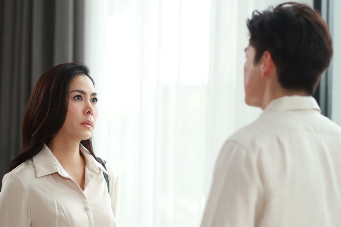Cậu nhân viên nói sống với mẹ nhưng khi thấy mặt người phụ nữ bước ra khỏi phòng tắm, tôi ném chén xuống nền nhà rồi tức giận bỏ về - Ảnh 1. Cậu nhân viên nói sống với mẹ nhưng khi thấy mặt người phụ nữ bước ra khỏi phòng tắm, tôi ném chén xuống nền nhà rồi tức giận bỏ về - Ảnh 1.