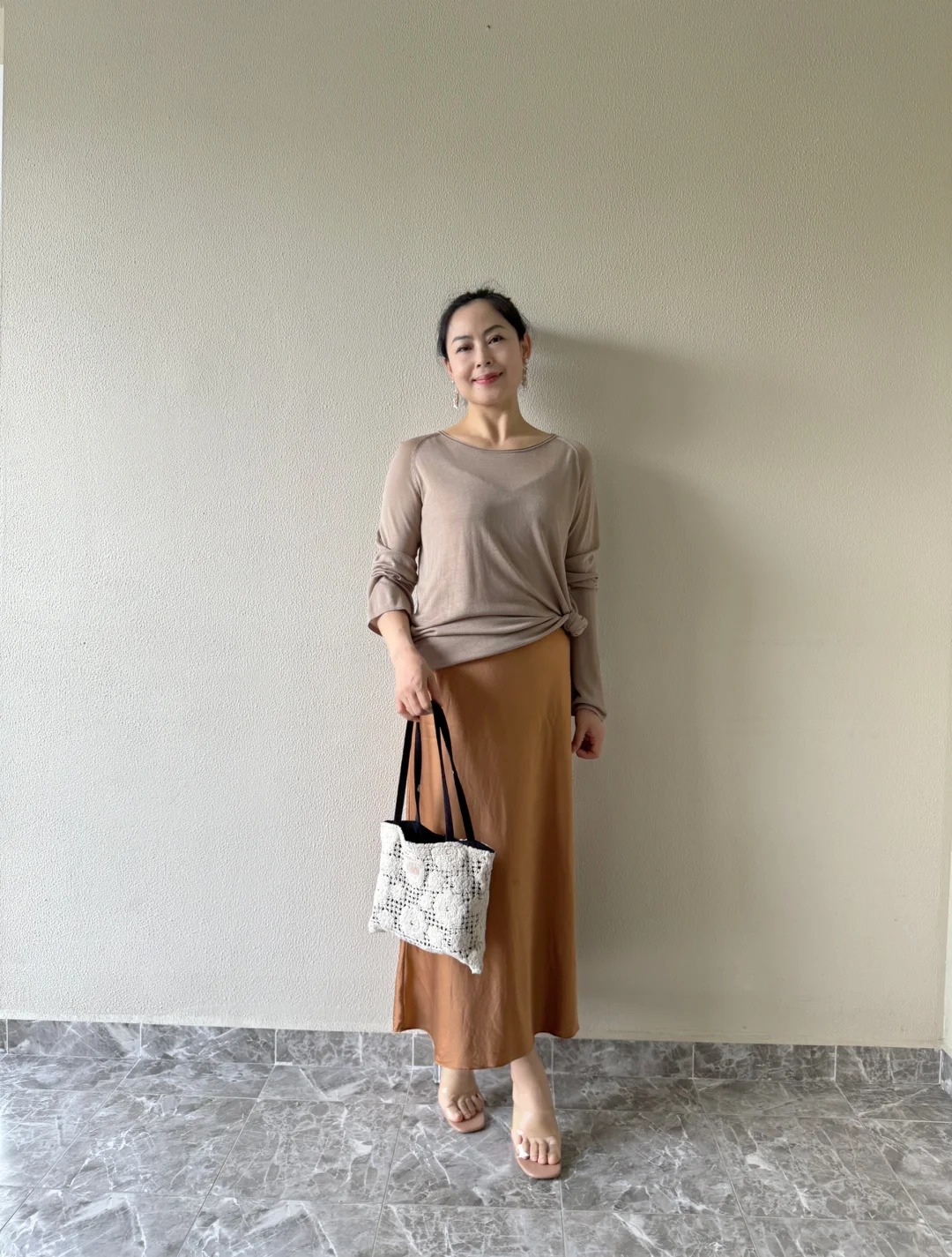 Phụ nữ tuổi 50 nên học cách nói "không" với sự "lòe loẹt": Mùa xuân hè này, càng đơn giản càng đẹp - Ảnh 13. Phụ nữ tuổi 50 nên học cách nói "không" với sự "lòe loẹt": Mùa xuân hè này, càng đơn giản càng đẹp - Ảnh 13.