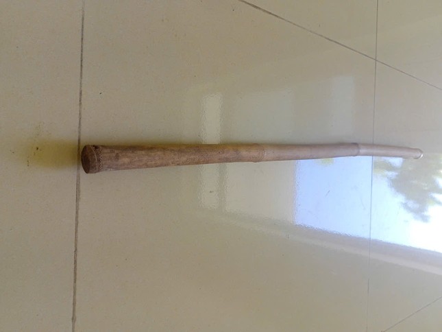 Dùng gậy tre học thể dục, nữ sinh lớp 4 bị thương nghiêm trọng - Ảnh 2. Dùng gậy tre học thể dục, nữ sinh lớp 4 bị thương nghiêm trọng - Ảnh 2.