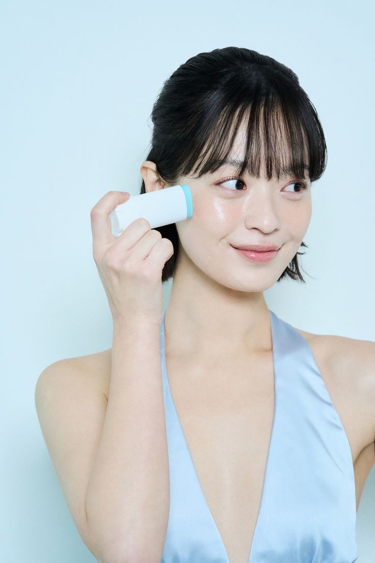 1 ngày nên bôi kem chống nắng mấy lần? - Ảnh 1. 1 ngày nên bôi kem chống nắng mấy lần? - Ảnh 1.