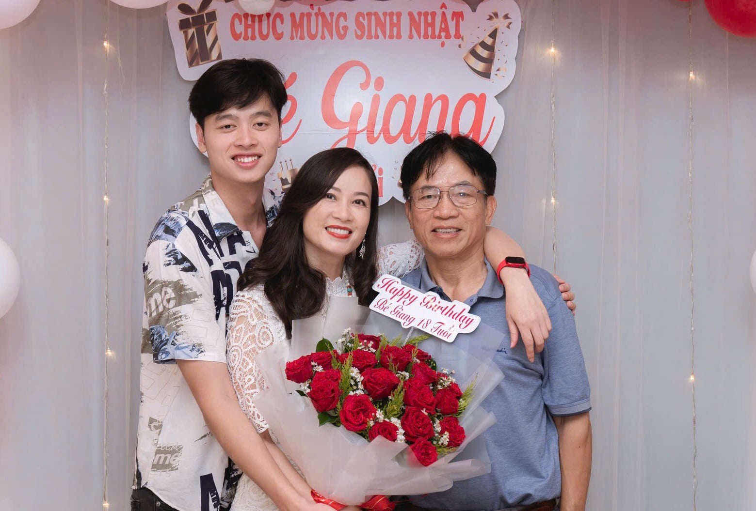 Có một nàng hậu tái xuất sau 25 năm đăng quang, cuộc sống hiện tại gây chú ý - Ảnh 2. Có một nàng hậu tái xuất sau 25 năm đăng quang, cuộc sống hiện tại gây chú ý - Ảnh 2.