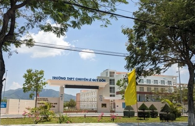 Trường lên tiếng vụ nhiều nữ sinh bị cắt ghép vào ảnh khỏa thân - Ảnh 1. Trường lên tiếng vụ nhiều nữ sinh bị cắt ghép vào ảnh khỏa thân - Ảnh 1.