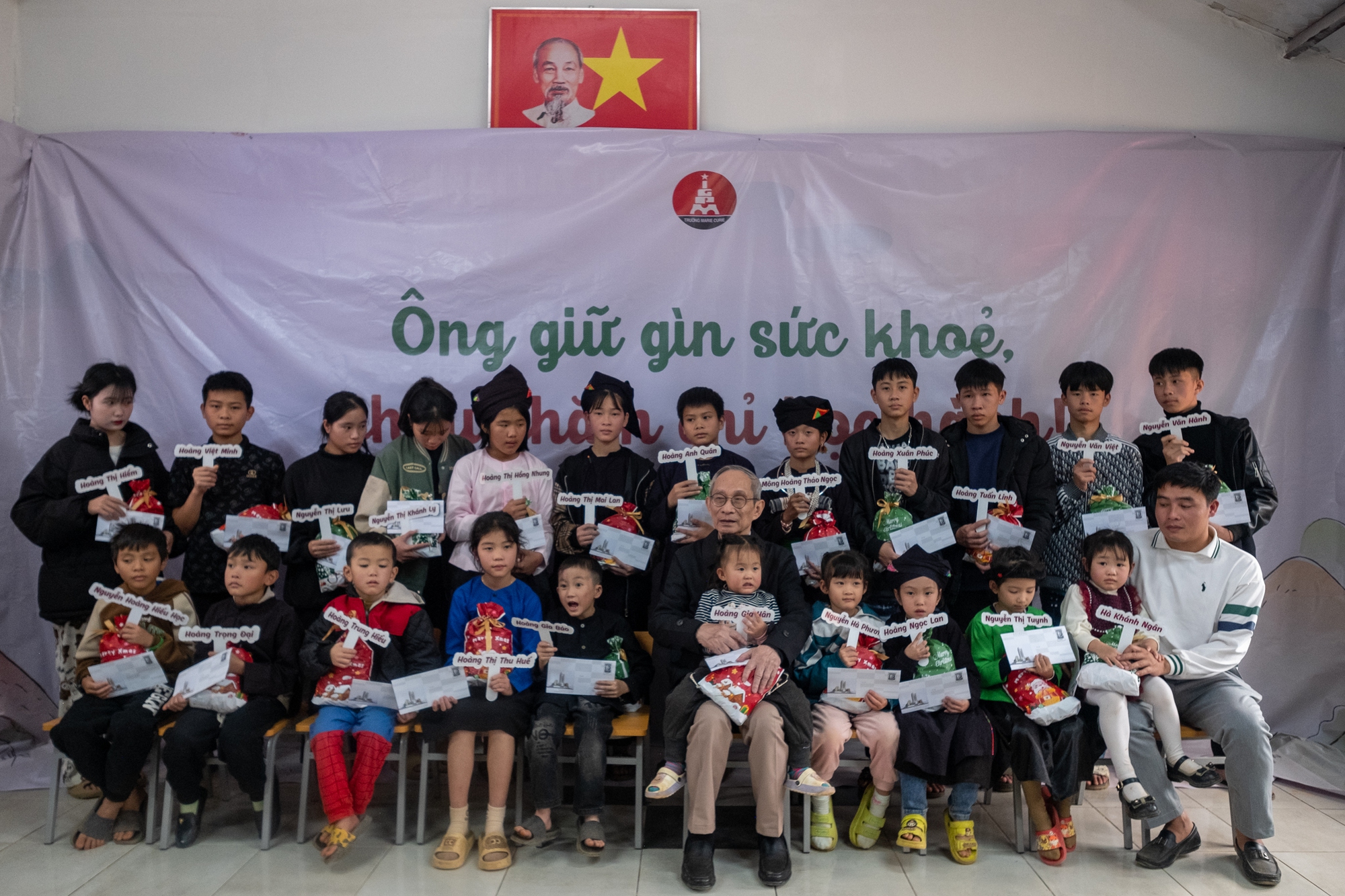 Bức ảnh đặc biệt Nhà giáo Nguyễn Xuân Khang gửi tặng Chủ tịch nước Lương Cường trông như thế nào? - Ảnh 6. Bức ảnh đặc biệt Nhà giáo Nguyễn Xuân Khang gửi tặng Chủ tịch nước Lương Cường trông như thế nào? - Ảnh 6.