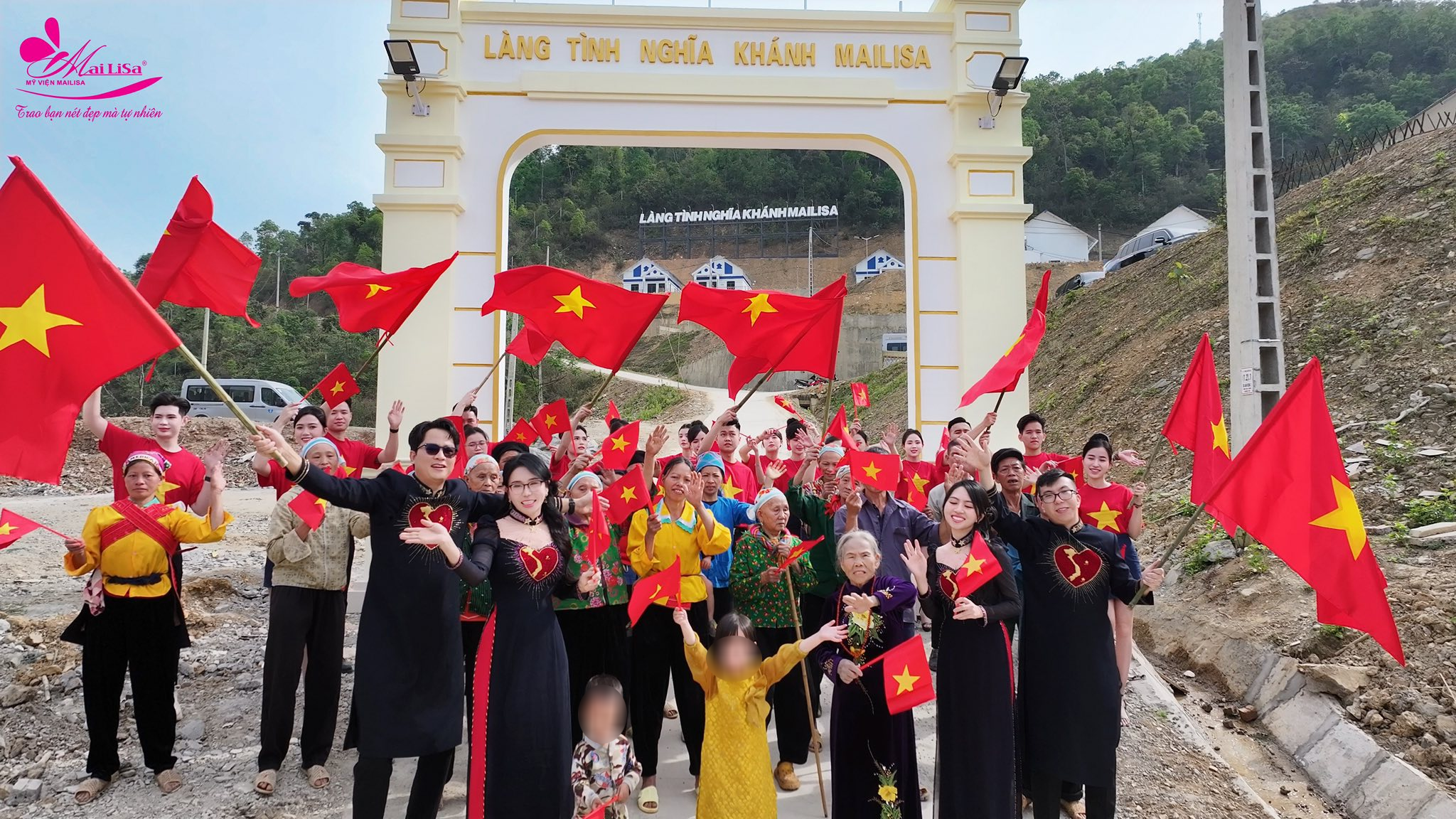 Phú bà Mailisa hé lộ chi phí xây 40 căn nhà tặng bà con, vẫn có một hành động gây bão MXH, khiến dân tình phải đặt dấu hỏi - Ảnh 5.