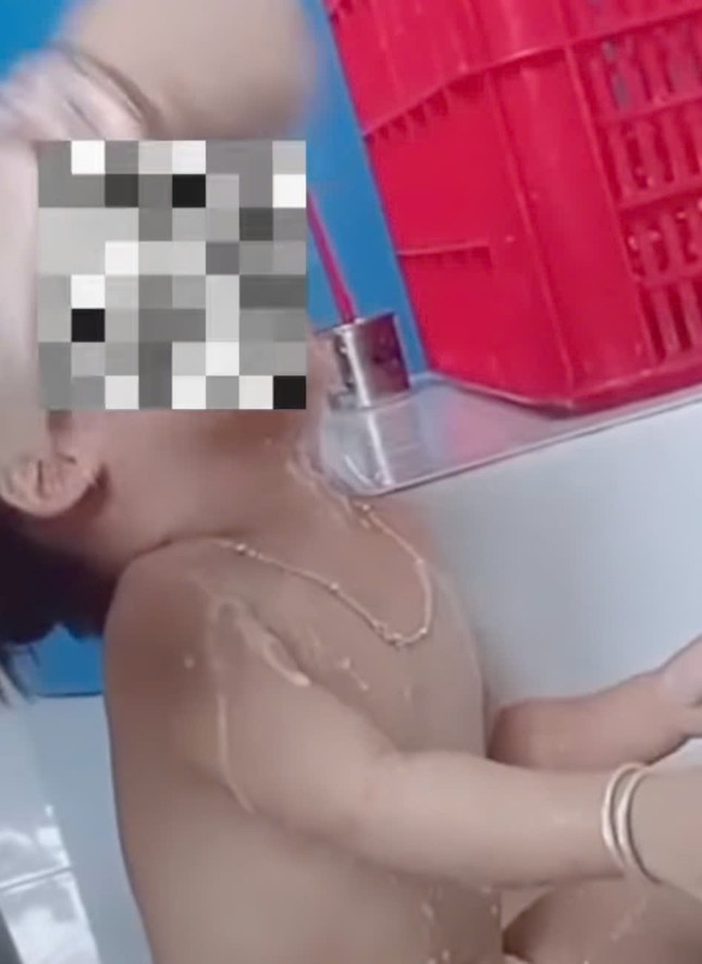 X&aacute;c minh clip nh&acirc;n vi&ecirc;n trường mầm non nhồi thức ăn cho trẻ - Ảnh 2.