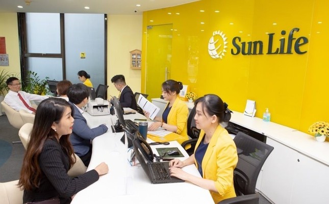 Bảo hiểm nhân thọ Sun Life bị xử phạt, lỗ triền miên - Ảnh 1. Bảo hiểm nhân thọ Sun Life bị xử phạt, lỗ triền miên - Ảnh 1.