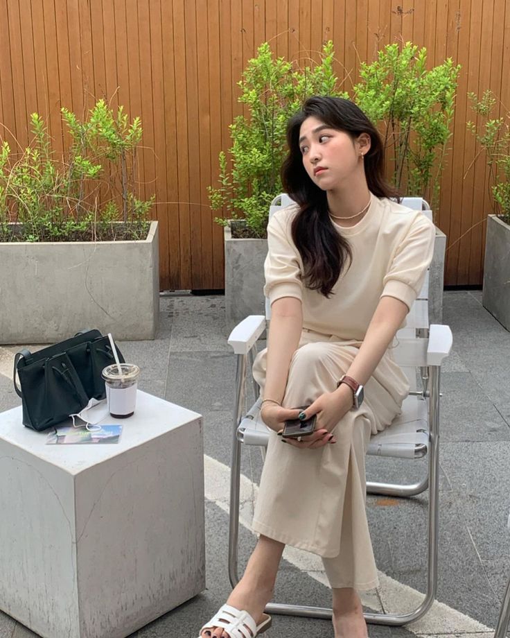 Thay vì tiết kiệm hơn 200 triệu, tôi lại “đốt tiền” vào 4 thứ này: Giờ hối hận cũng đã muộn rồi… - Ảnh 1.