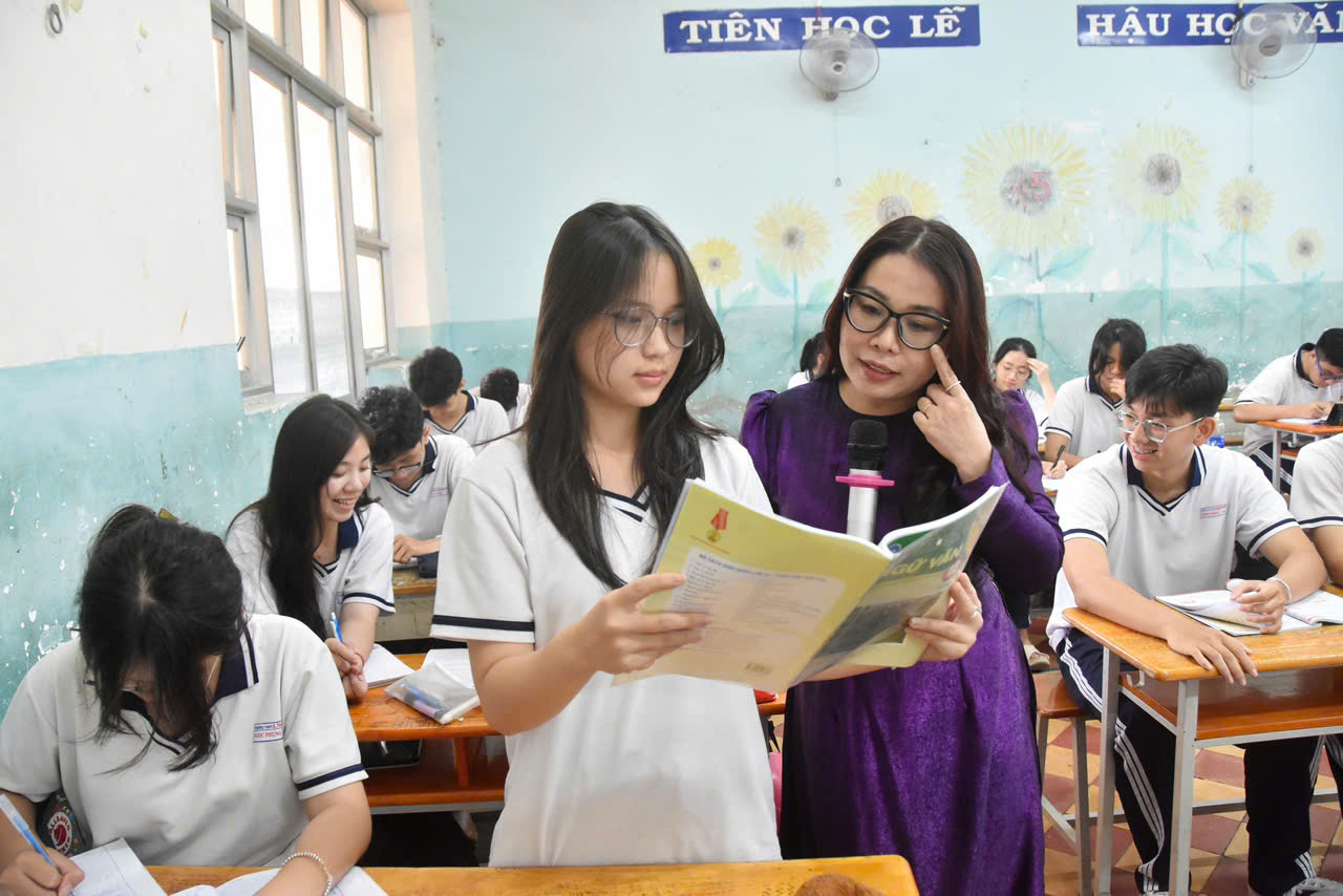 Hơn 1,1 triệu thí sinh đăng ký thi tốt nghiệp THPT: Đề thi đổi mới, đòi hỏi phải tự học và tự đọc - Ảnh 1. Hơn 1,1 triệu thí sinh đăng ký thi tốt nghiệp THPT: Đề thi đổi mới, đòi hỏi phải tự học và tự đọc - Ảnh 1.