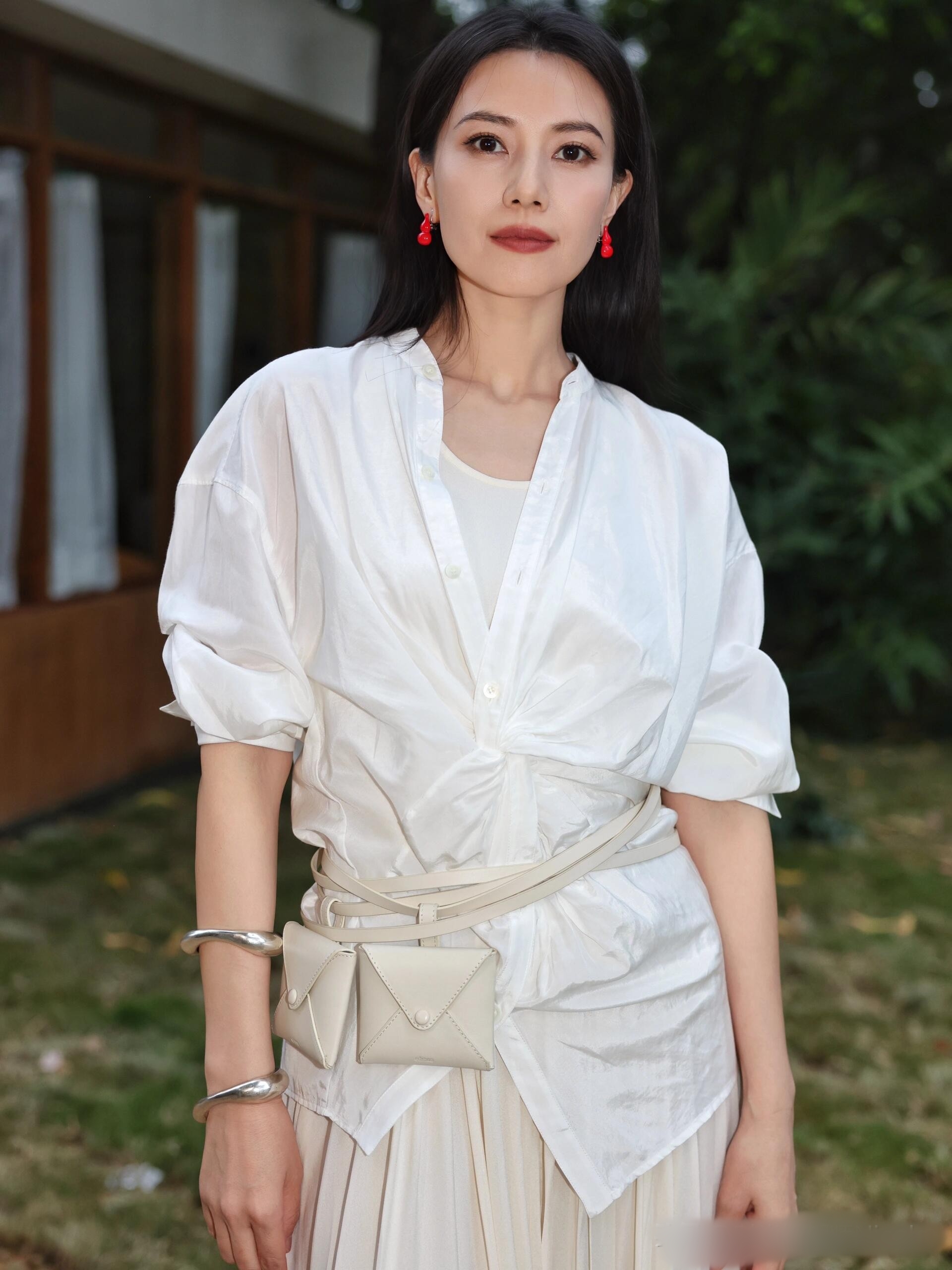 4 thương hiệu thời trang nội địa không thua Chanel, Louis Vuitton mà còn có tính kinh tế cao - Ảnh 3. 4 thương hiệu thời trang nội địa không thua Chanel, Louis Vuitton mà còn có tính kinh tế cao - Ảnh 3.