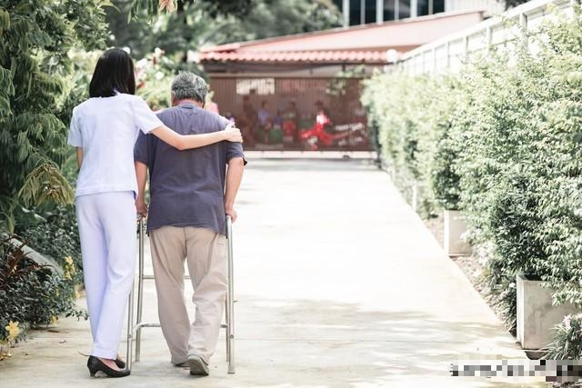 8 năm làm việc tại viện dưỡng lão, tôi nhận ra trước 60 tuổi chuẩn bị 3 việc này: Tuổi già an nhàn, không cần dựa vào con cái - Ảnh 1.