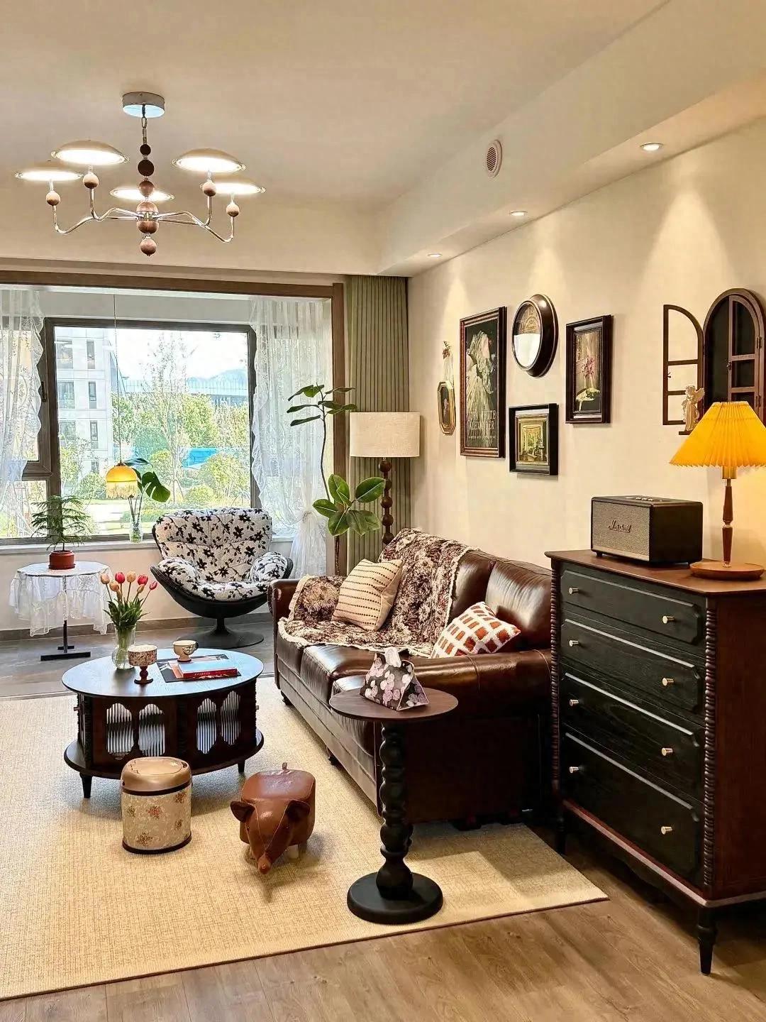 Căn hộ đẹp "gây sốt" của nữ thiết kế 38 tuổi: Ánh sáng tràn ngập, từng góc nhỏ đều muốn mang về nhà - Ảnh 1. Căn hộ đẹp "gây sốt" của nữ thiết kế 38 tuổi: Ánh sáng tràn ngập, từng góc nhỏ đều muốn mang về nhà - Ảnh 1.