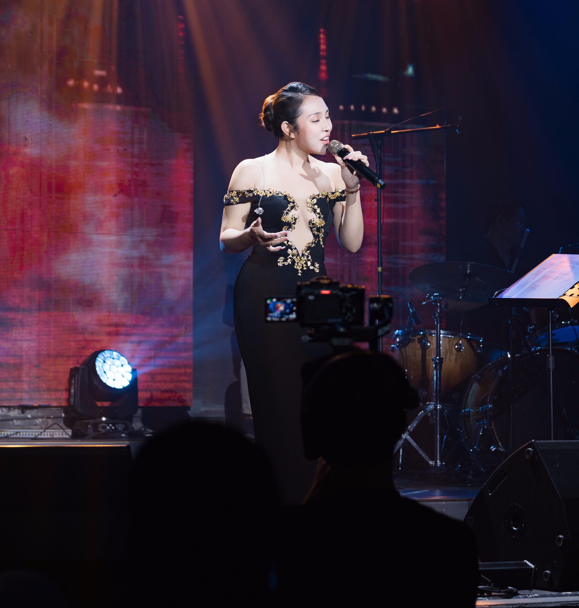 Bảo Trâm Idol nhắc đến chồng đúng 1 câu, khen đàn em "hát hay, đẹp trai nhưng ngoan quá"- Ảnh 5. Bảo Trâm Idol nhắc đến chồng đúng 1 câu, khen đàn em "hát hay, đẹp trai nhưng ngoan quá"- Ảnh 5.