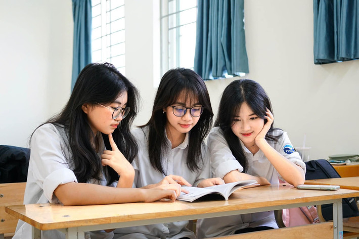 Thêm một trường THPT chuyên hot nhất nhì Hà Nội bỏ xét tuyển thẳng - Ảnh 1. Thêm một trường THPT chuyên hot nhất nhì Hà Nội bỏ xét tuyển thẳng - Ảnh 1.