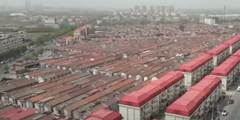 Chủ căn nhà 50m² từ chối hơn 17 tỷ đồng tiền đền bù, kiên quyết không di dời còn tuyên bố: “Phải trả 357 tỷ mới xứng đáng” - Ảnh 1. Chủ căn nhà 50m² từ chối hơn 17 tỷ đồng tiền đền bù, kiên quyết không di dời còn tuyên bố: “Phải trả 357 tỷ mới xứng đáng” - Ảnh 1.