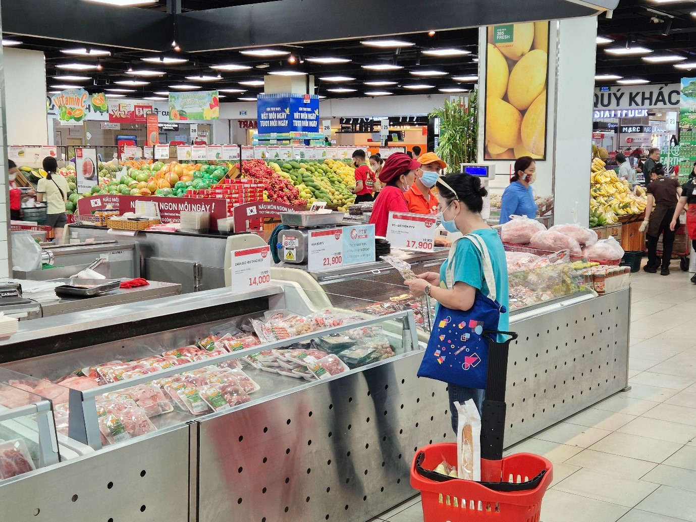LOTTE Mart khuyến mãi khủng, đáp ứng nhu cầu tiệc tại gia dịp nghỉ lễ 30/4 - Ảnh 3. LOTTE Mart khuyến mãi khủng, đáp ứng nhu cầu tiệc tại gia dịp nghỉ lễ 30/4 - Ảnh 3.