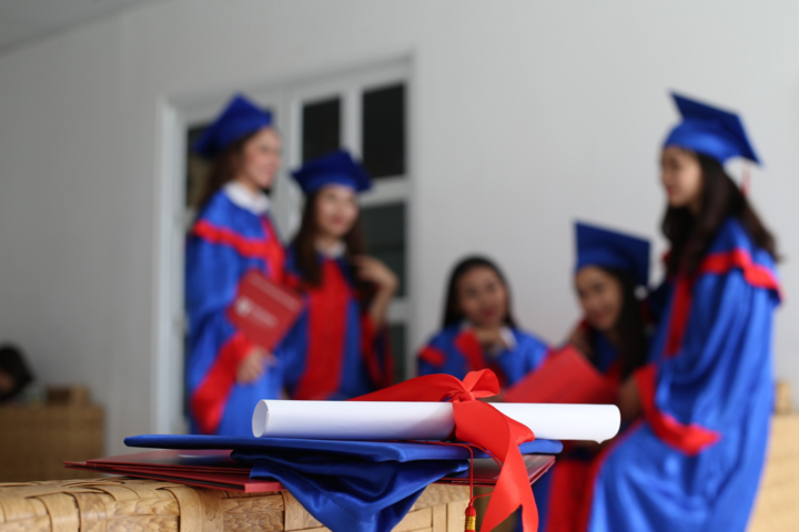 Lạm phát sinh viên giỏi, xuất sắc: Các trường quá dễ dãi trong đào tạo? - Ảnh 1. Lạm phát sinh viên giỏi, xuất sắc: Các trường quá dễ dãi trong đào tạo? - Ảnh 1.