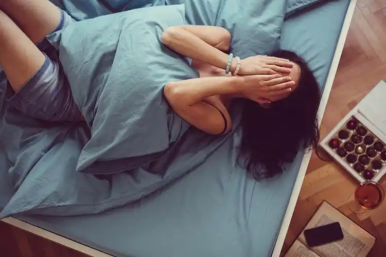 Mỗi tháng, mẹ đẻ dúi cho tôi 20 triệu để chi tiêu cho nhà chồng mà không ngờ chính vì nhiều tiền nên tôi bị khinh thường - Ảnh 1. Mỗi tháng, mẹ đẻ dúi cho tôi 20 triệu để chi tiêu cho nhà chồng mà không ngờ chính vì nhiều tiền nên tôi bị khinh thường - Ảnh 1.