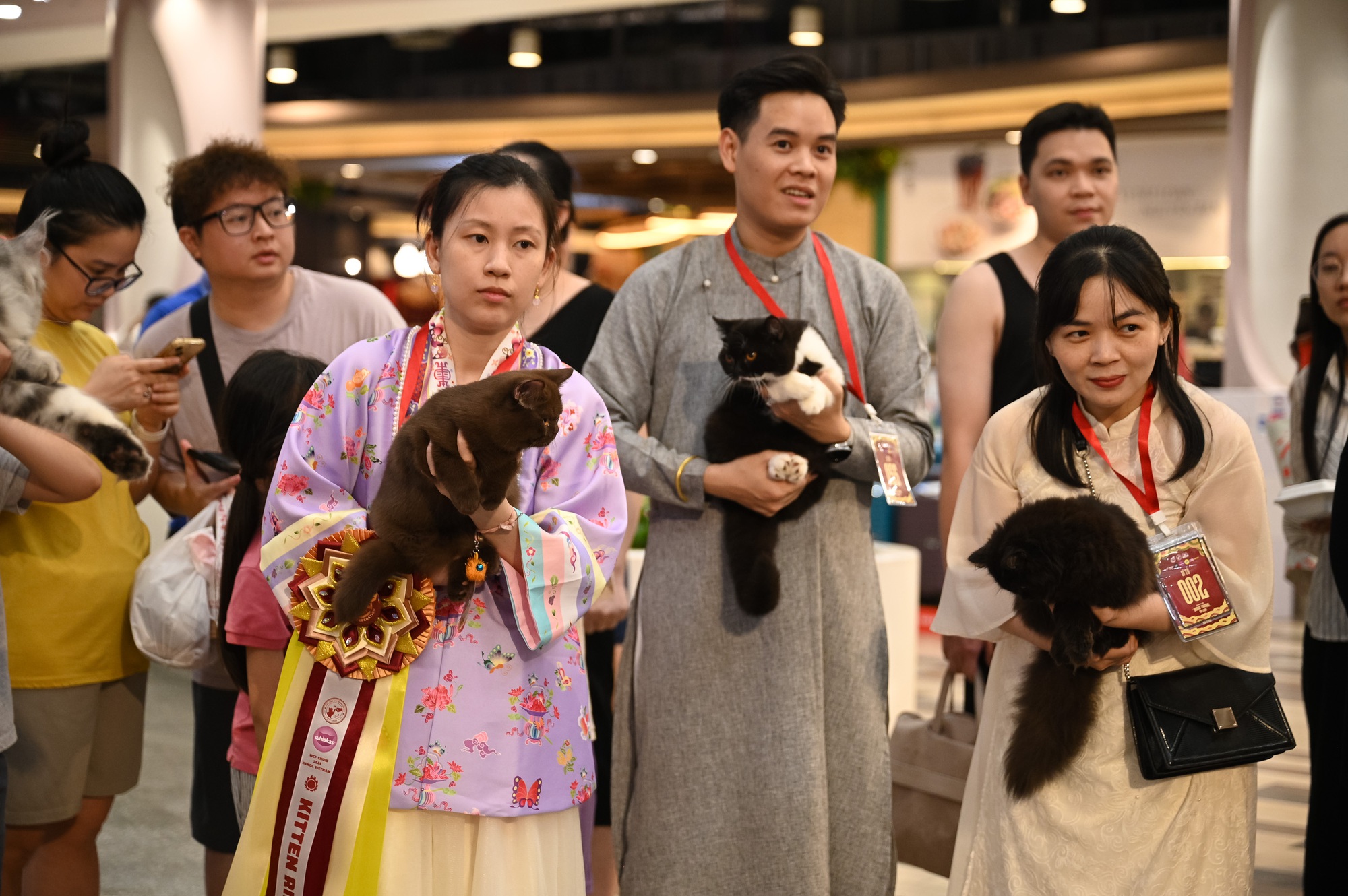 Trai xinh, gái đẹp đưa Trai xinh, gái đẹp đưa