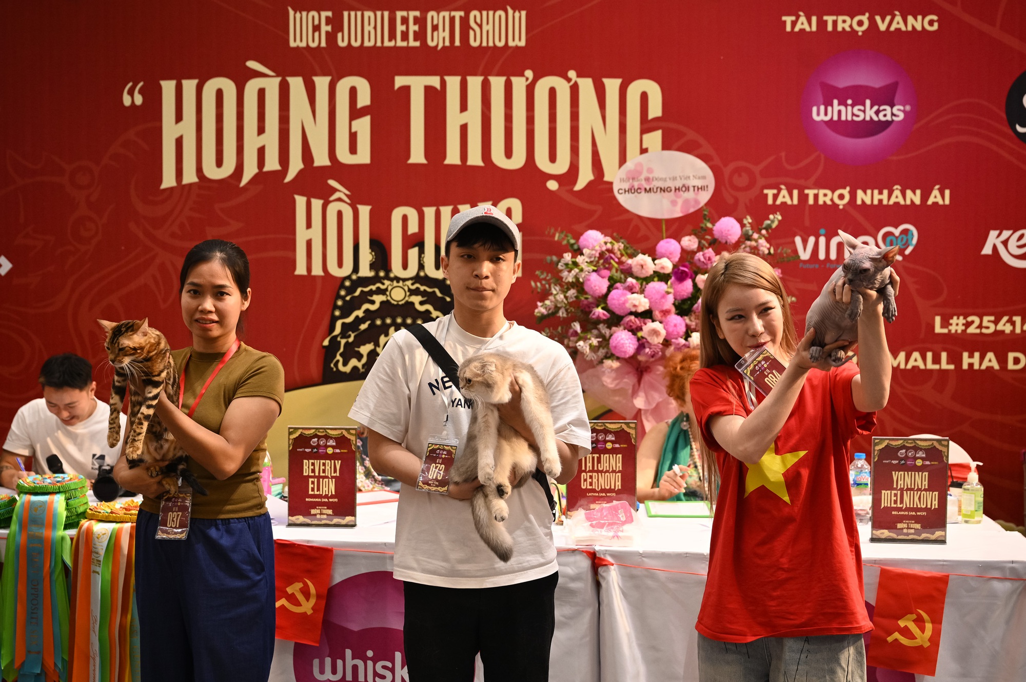 Trai xinh, gái đẹp đưa Trai xinh, gái đẹp đưa