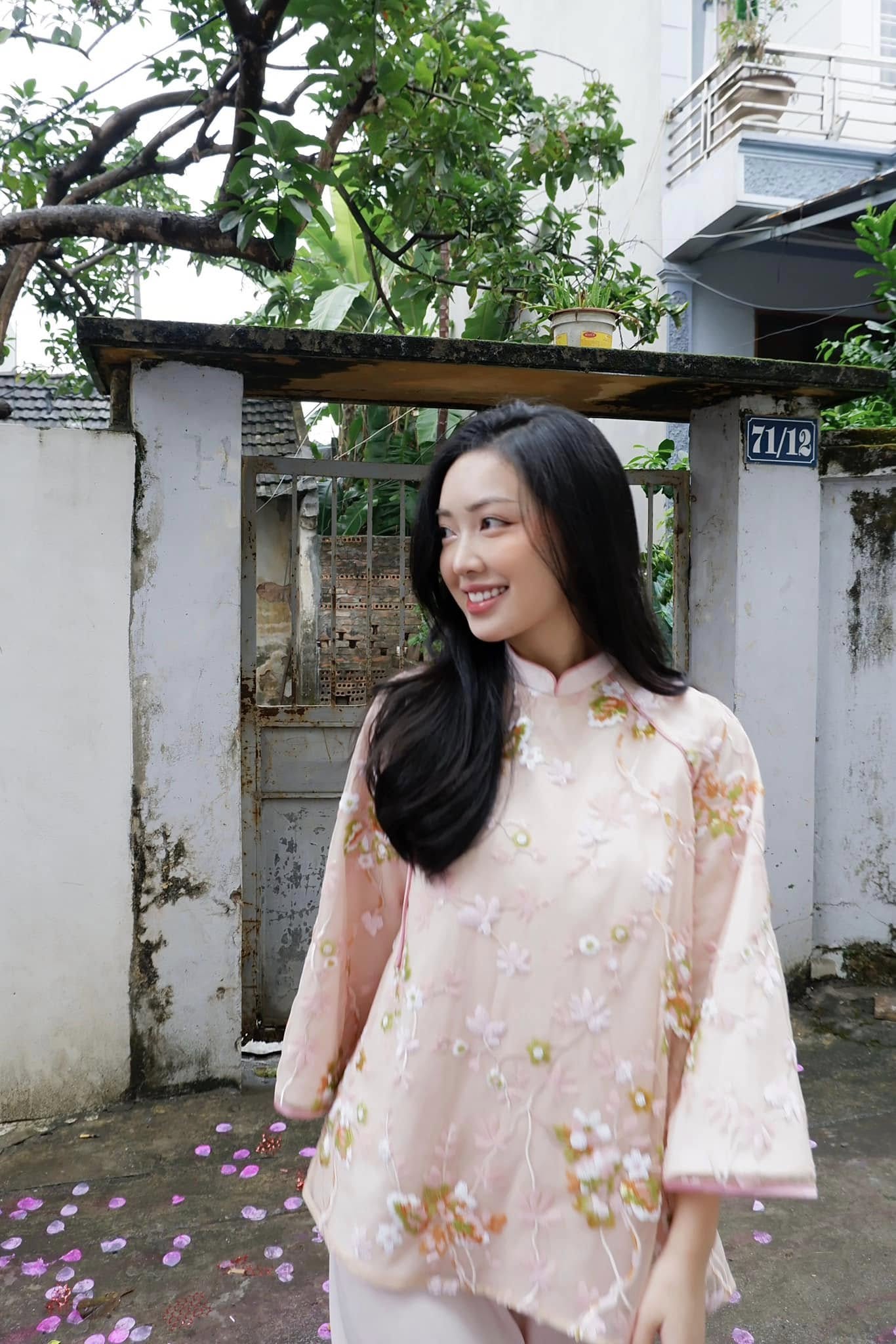 Nàng WAG vượt cả Doãn Hải My, Chu Thanh Huyền, được dân mạng khen xinh nhất, lộ diện sau sinh không thể nhận ra- Ảnh 7. Nàng WAG vượt cả Doãn Hải My, Chu Thanh Huyền, được dân mạng khen xinh nhất, lộ diện sau sinh không thể nhận ra- Ảnh 7.