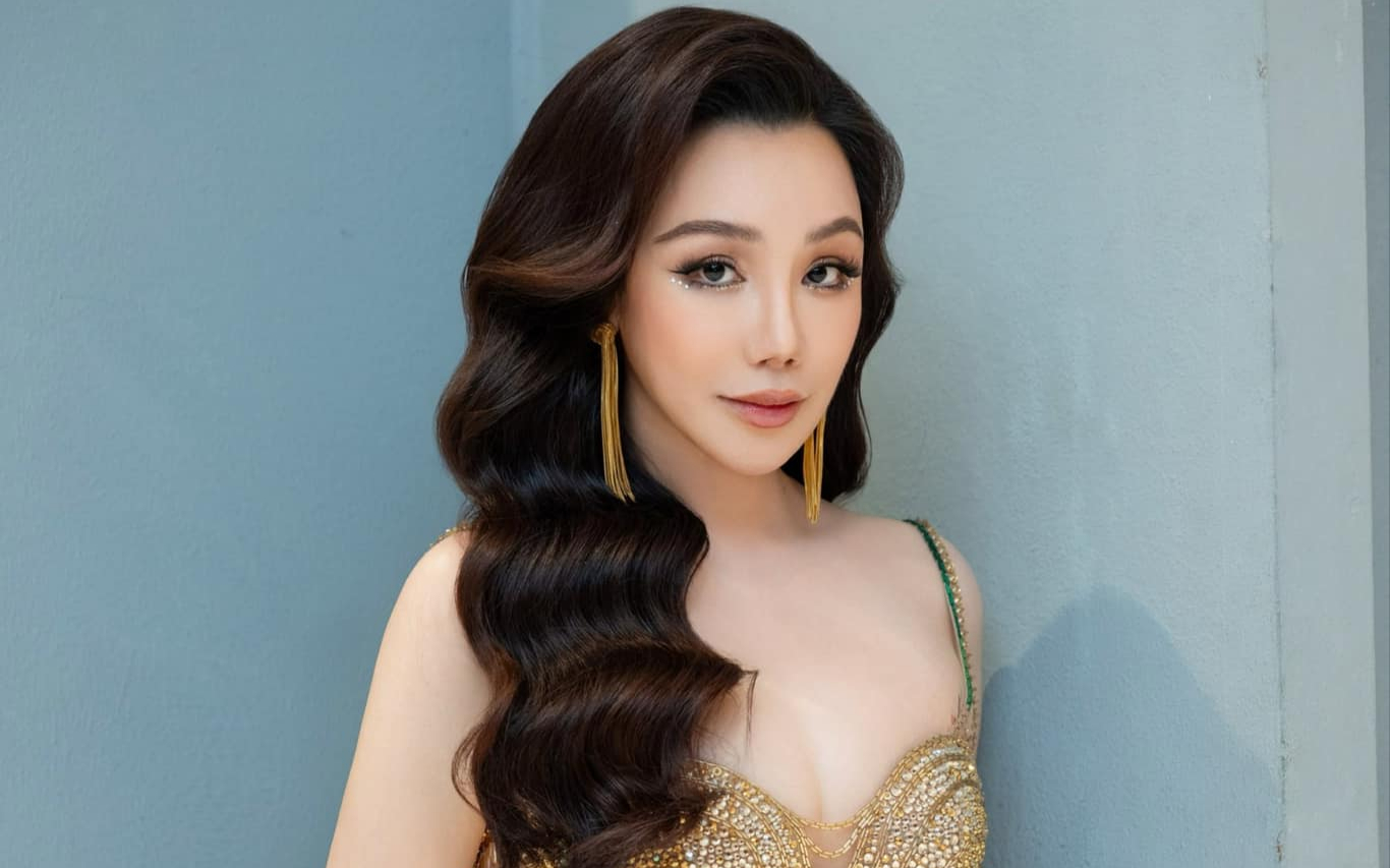 Nữ ca sĩ Việt là thủ khoa trường quân đội, trả lời cực thông minh khi bị đồn là đại gia - Ảnh 2. Nữ ca sĩ Việt là thủ khoa trường quân đội, trả lời cực thông minh khi bị đồn là đại gia - Ảnh 2.