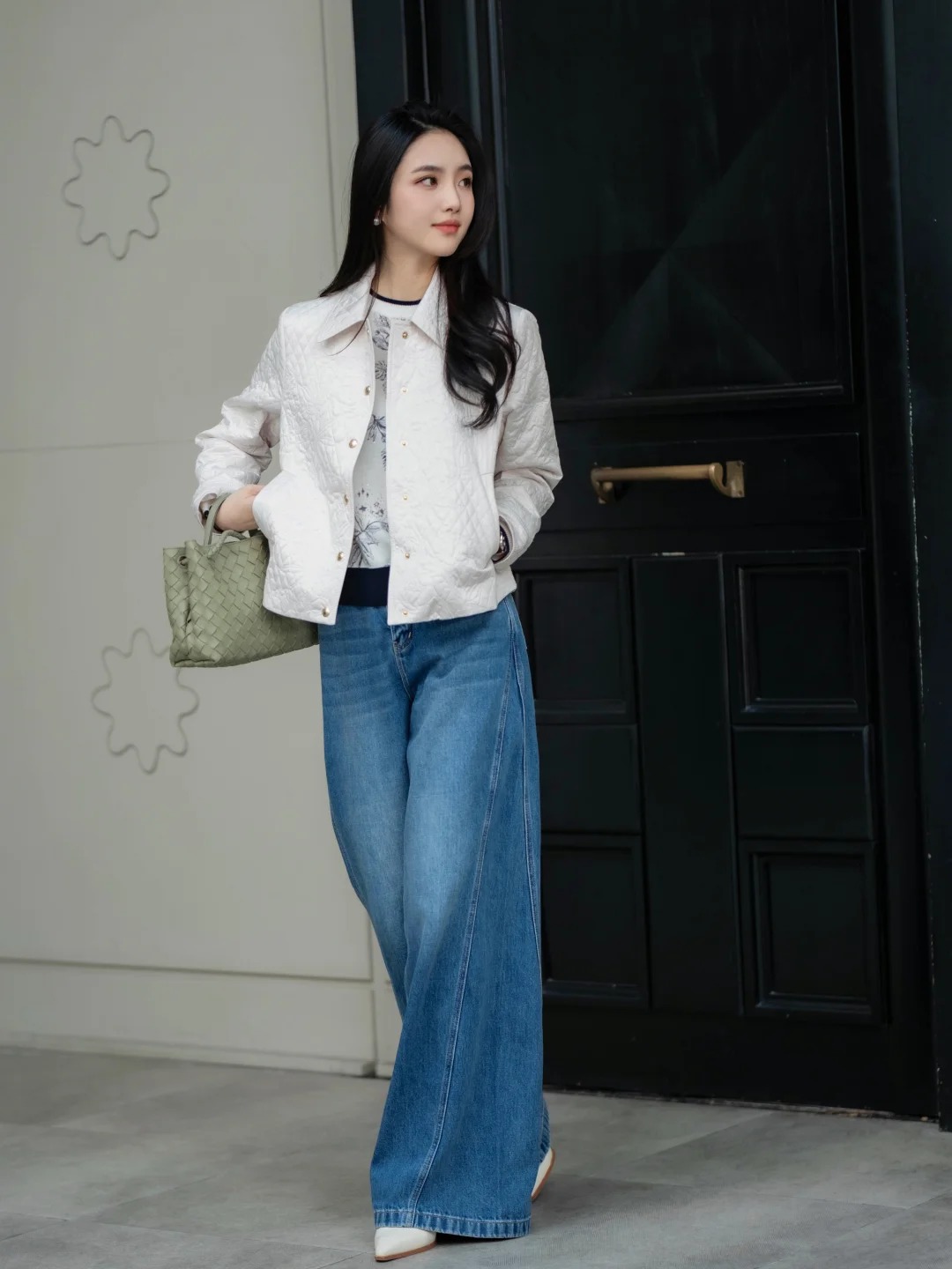 Không phải váy, quần ống rộng mới chính là “nữ hoàng” của tủ đồ năm nay! - Ảnh 5. Không phải váy, quần ống rộng mới chính là “nữ hoàng” của tủ đồ năm nay! - Ảnh 5.