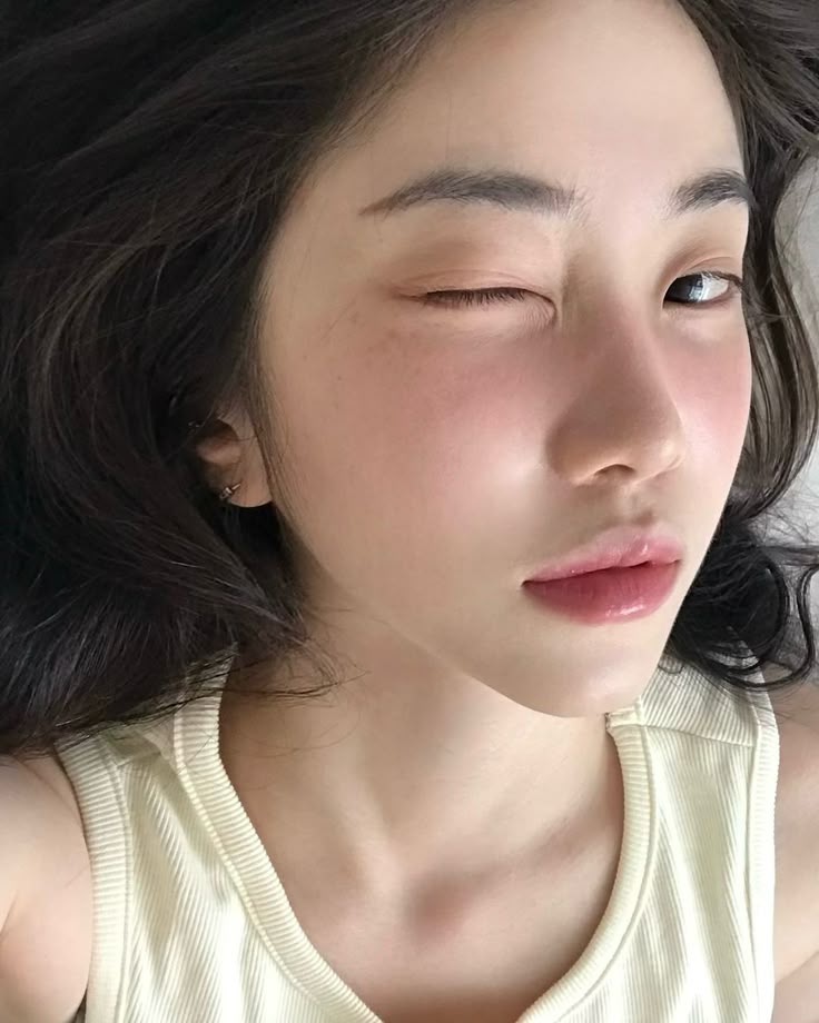 Chuyên gia lý giải tình trạng bôi kem chống nắng bị vón cục, có thể là do 2 nguyên nhân này - Ảnh 5. Chuyên gia lý giải tình trạng bôi kem chống nắng bị vón cục, có thể là do 2 nguyên nhân này - Ảnh 5.
