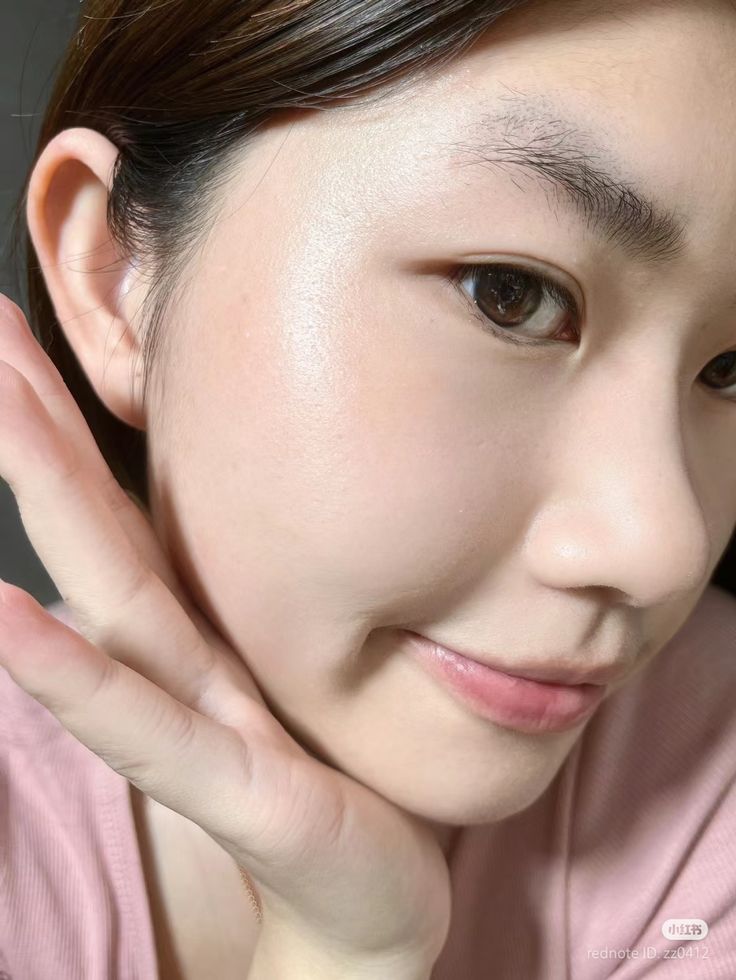 Chuyên gia lý giải tình trạng bôi kem chống nắng bị vón cục, có thể là do 2 nguyên nhân này - Ảnh 2. Chuyên gia lý giải tình trạng bôi kem chống nắng bị vón cục, có thể là do 2 nguyên nhân này - Ảnh 2.
