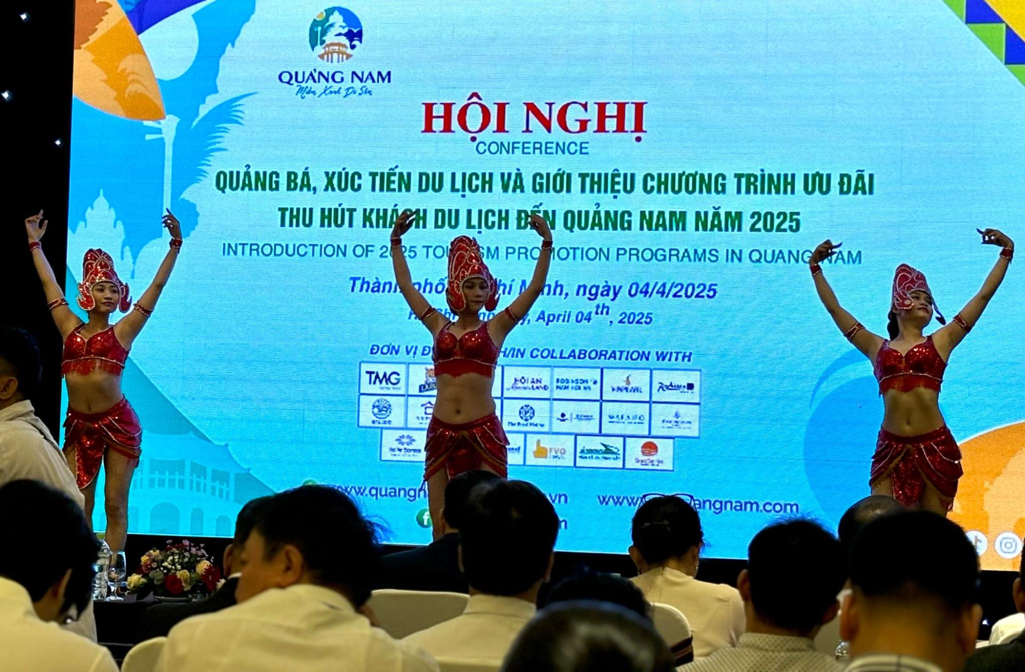 Lễ Giỗ tổ Hùng Vương và 30/4-1/5, bạn chọn ở lại TPHCM hay đi chơi xa? - Ảnh 4. Lễ Giỗ tổ Hùng Vương và 30/4-1/5, bạn chọn ở lại TPHCM hay đi chơi xa? - Ảnh 4.