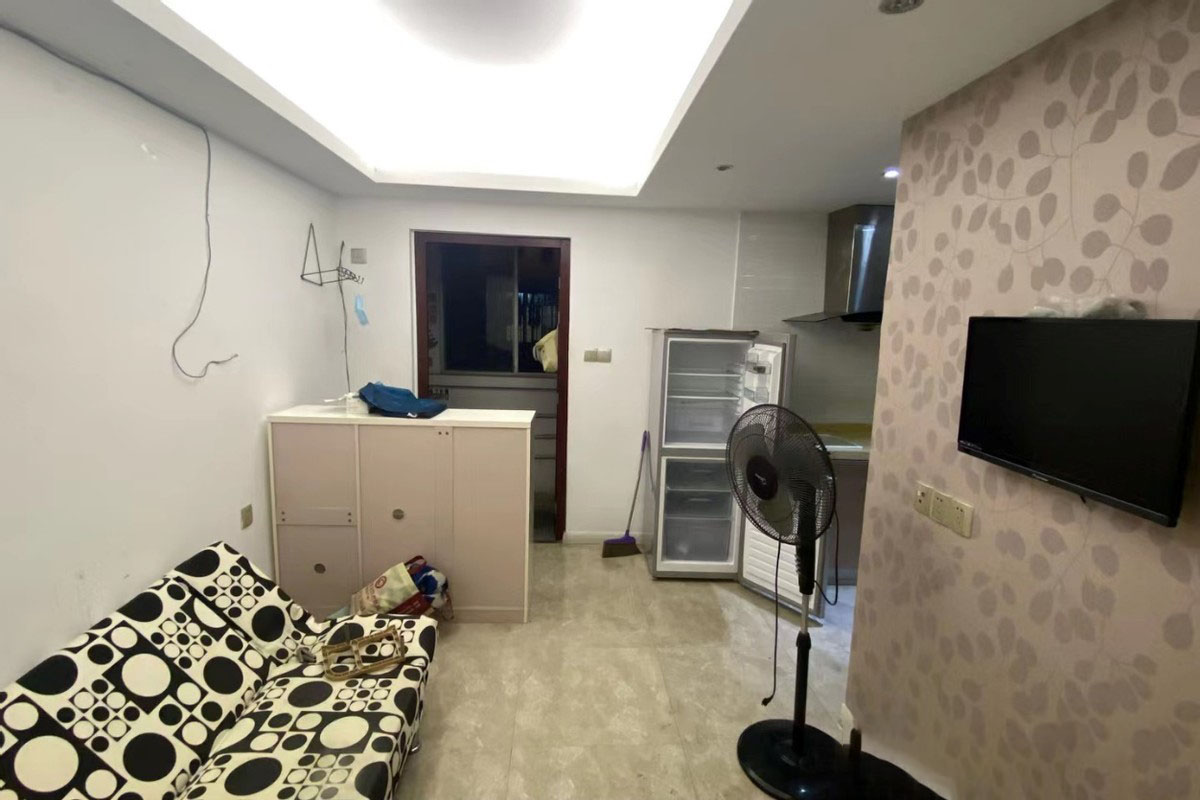 Bất chấp lời khuyên, cô gái 9x mua căn hộ cũ 35m², sau khi cải tạo với khoảng 70 triệu, bạn bè đều ghen tị - Ảnh 1. Bất chấp lời khuyên, cô gái 9x mua căn hộ cũ 35m², sau khi cải tạo với khoảng 70 triệu, bạn bè đều ghen tị - Ảnh 1.