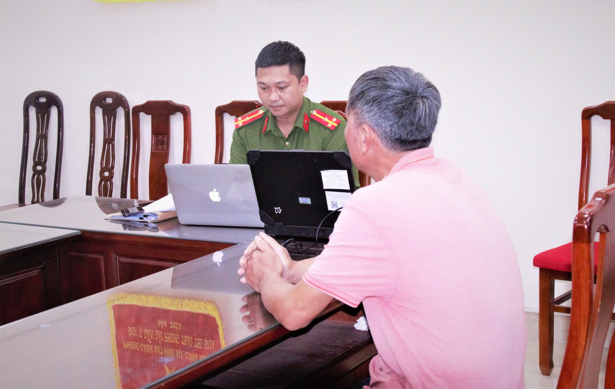 Con chưa đủ tuổi đi xe máy gây tai nạn chết người, bố bị khởi tố- Ảnh 1. Con chưa đủ tuổi đi xe máy gây tai nạn chết người, bố bị khởi tố- Ảnh 1.