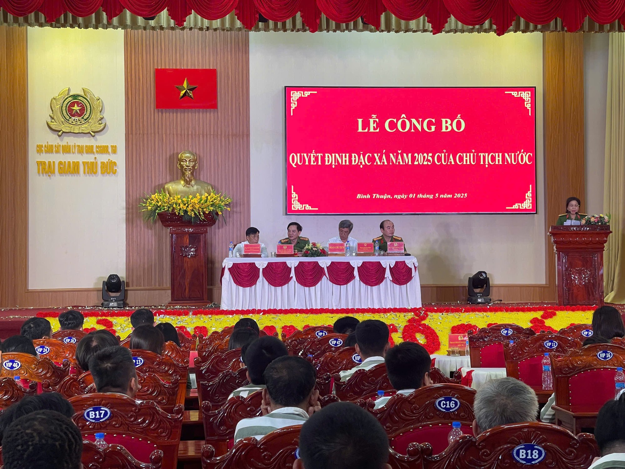 Trại giam lớn nhất nước công bố đặc xá 276 phạm nhân, có 15 người nước ngoài- Ảnh 1. Trại giam lớn nhất nước công bố đặc xá 276 phạm nhân, có 15 người nước ngoài- Ảnh 1.