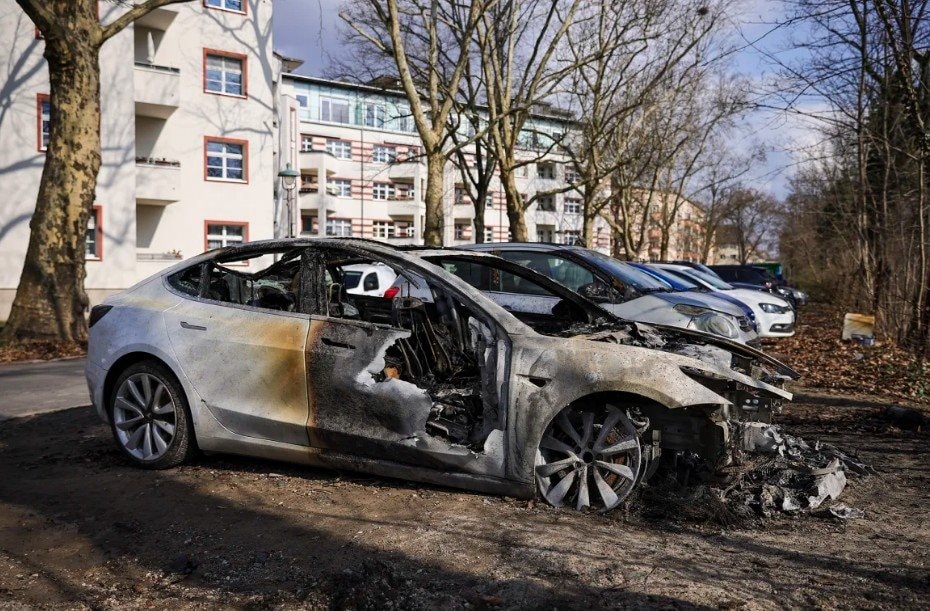 Elon Musk bị coi thường: Tesla chỉ sống sót nhờ bán 595 triệu USD tín chỉ carbon, các hãng xe hơi không còn tin vào tầm nhìn của tỷ phú giàu nhất hành tinh - Ảnh 4. Elon Musk bị coi thường: Tesla chỉ sống sót nhờ bán 595 triệu USD tín chỉ carbon, các hãng xe hơi không còn tin vào tầm nhìn của tỷ phú giàu nhất hành tinh - Ảnh 4.