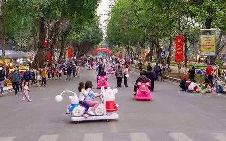 Đảm bảo an toàn thực phẩm và chăm sóc trẻ khi vui chơi ngoài trời - Ảnh 1. Đảm bảo an toàn thực phẩm và chăm sóc trẻ khi vui chơi ngoài trời - Ảnh 1.