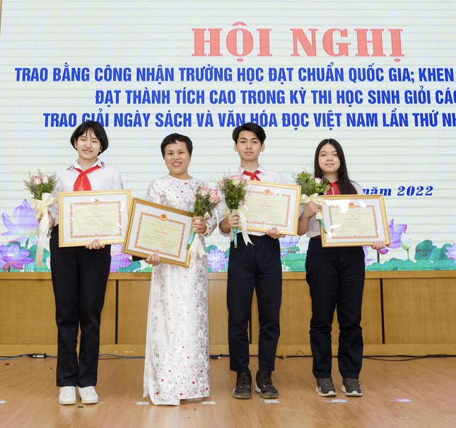 Cô giáo sinh đúng năm Giải phóng miền Nam kể chuyện cha mình – người lính và bài học làm người - Ảnh 4. Cô giáo sinh đúng năm Giải phóng miền Nam kể chuyện cha mình – người lính và bài học làm người - Ảnh 4.
