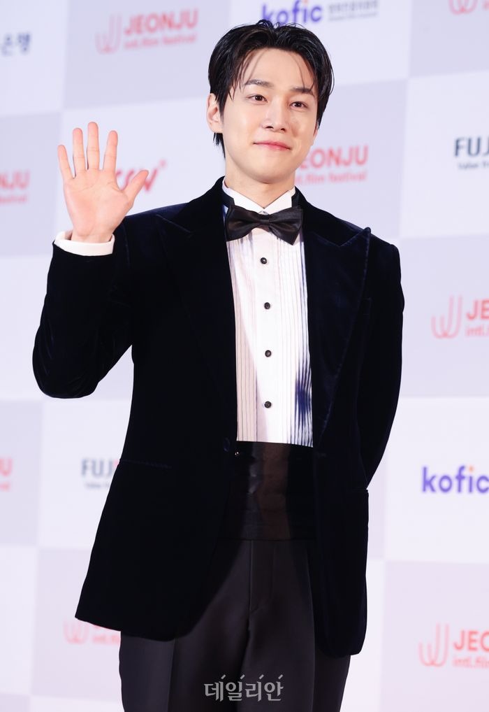 kang-yoo-seol-1746068322438-17460683226501668100826.jpg