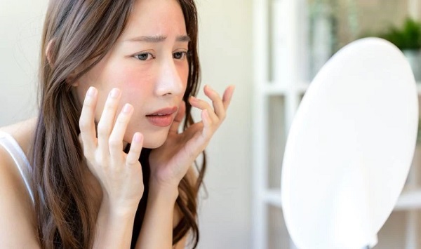 2 sai lầm kinh điển khi chọn mua kem chống nắng khiến da sạm nám, lão hóa nhanh - Ảnh 1. 2 sai lầm kinh điển khi chọn mua kem chống nắng khiến da sạm nám, lão hóa nhanh - Ảnh 1.