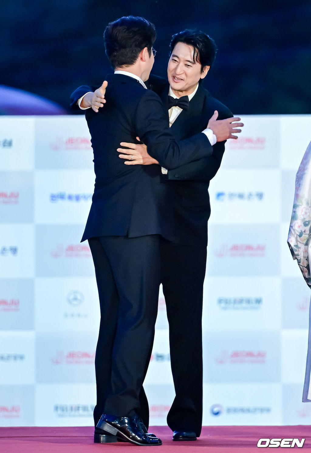 shin-hyun-joon-om-jung-joon-ho-1746068321554-174606832173883022006.jpg