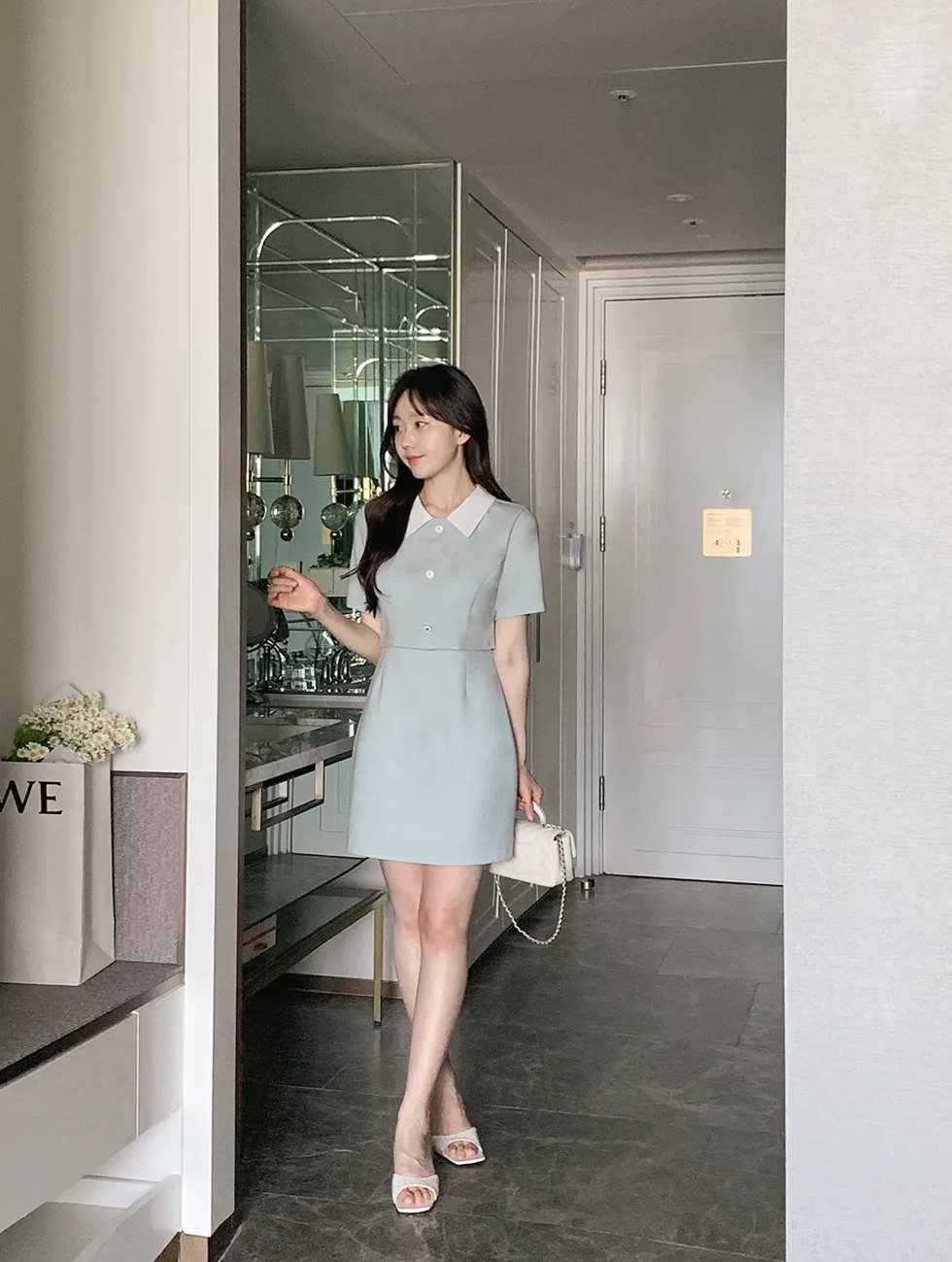 Các mẫu giày phối với váy ngắn mùa hè giúp chân dài hơn - Ảnh 1. Các mẫu giày phối với váy ngắn mùa hè giúp chân dài hơn - Ảnh 1.