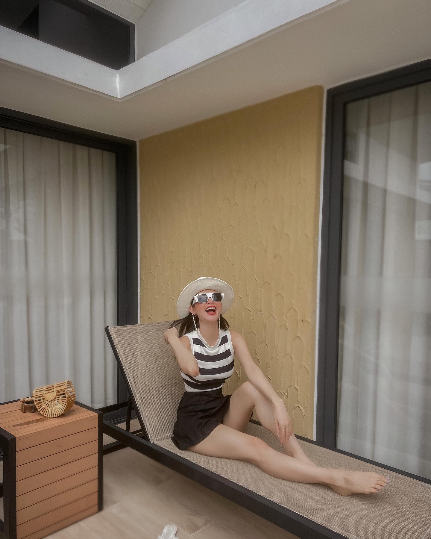 Thời trang đi du lịch của Minh Hằng đẹp từ năm này qua năm khác, phụ nữ U40 nên tham khảo - Ảnh 7. Thời trang đi du lịch của Minh Hằng đẹp từ năm này qua năm khác, phụ nữ U40 nên tham khảo - Ảnh 7.