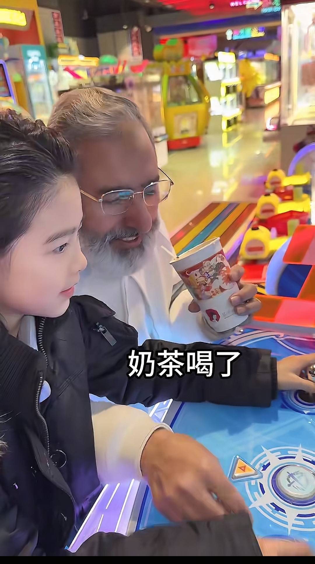 Chuyện có thật như phim: Bà mẹ hai con 42 khiến chàng "tổng tài" kém 16 tuổi mê mệt, bất chấp cưới bằng được- Ảnh 7. Chuyện có thật như phim: Bà mẹ hai con 42 khiến chàng "tổng tài" kém 16 tuổi mê mệt, bất chấp cưới bằng được- Ảnh 7.
