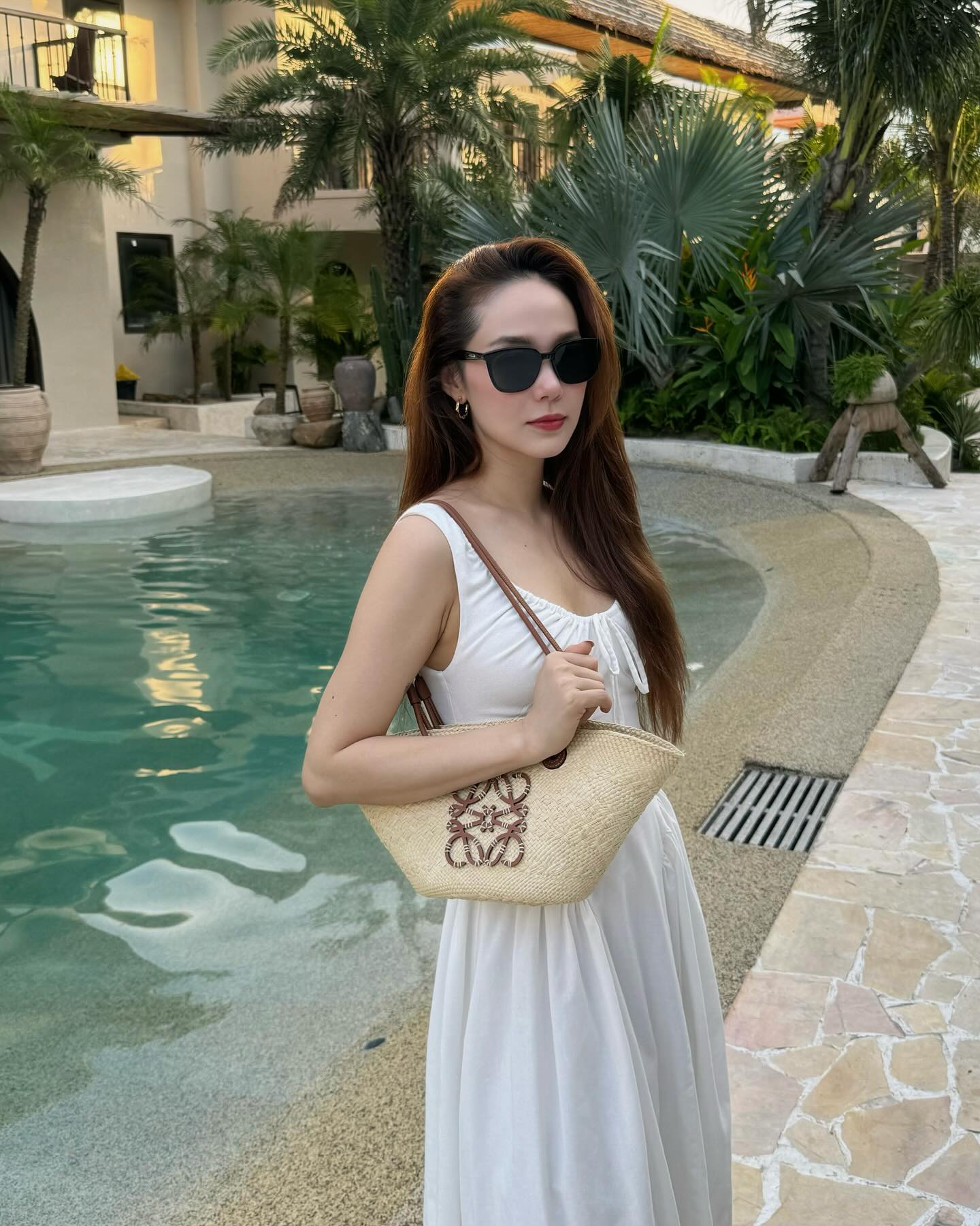 Thời trang đi du lịch của Minh Hằng đẹp từ năm này qua năm khác, phụ nữ U40 nên tham khảo - Ảnh 4. Thời trang đi du lịch của Minh Hằng đẹp từ năm này qua năm khác, phụ nữ U40 nên tham khảo - Ảnh 4.