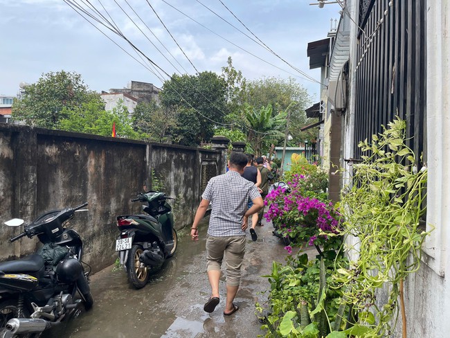 Sau tiếng nổ lớn, phát hiện 2 người tử vong ở TP Thủ Đức- Ảnh 1. Sau tiếng nổ lớn, phát hiện 2 người tử vong ở TP Thủ Đức- Ảnh 1.