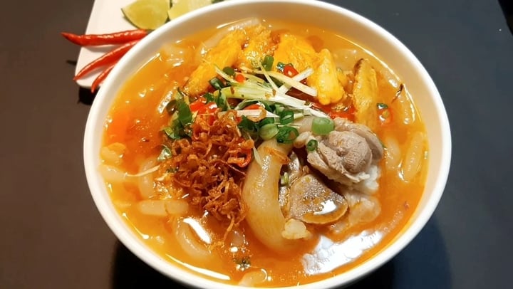 Cách nấu bánh canh cua giò heo ngon - Ảnh 1. Cách nấu bánh canh cua giò heo ngon - Ảnh 1.