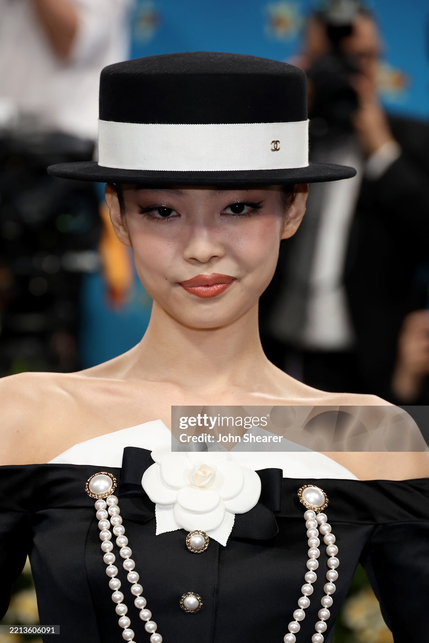 Da thật dàn sao Met Gala bị zoom không thể cận hơn: Kendall lộ khuyết điểm, BLACKPINK thua đại mỹ nhân U60- Ảnh 13. Da thật dàn sao Met Gala bị zoom không thể cận hơn: Kendall lộ khuyết điểm, BLACKPINK thua đại mỹ nhân U60- Ảnh 13.